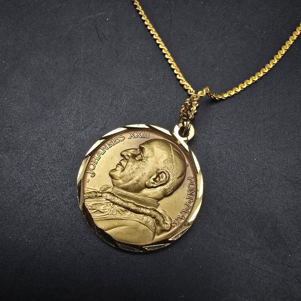 Our Lady of Perpetual Help Pope Johannes Necklace Pendant Gold Tone